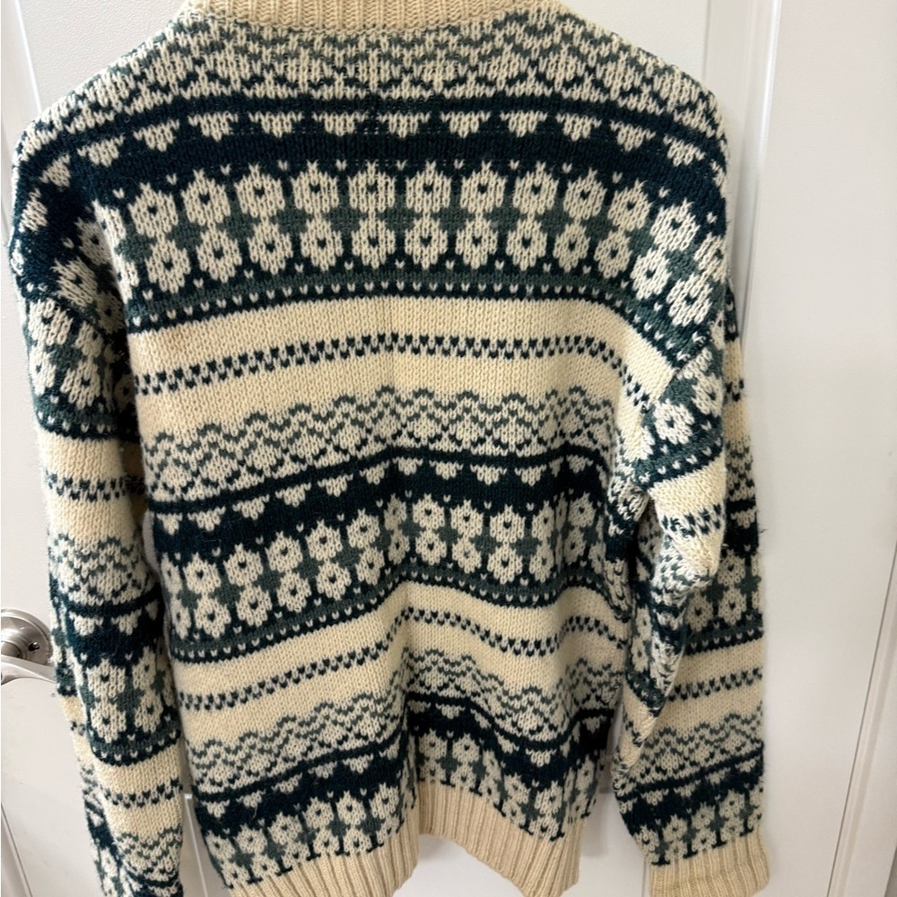 Scance Pure New Wool Size M Button Cardigan Sweater Chowican Geometric pattern. - Picture 6 of 8